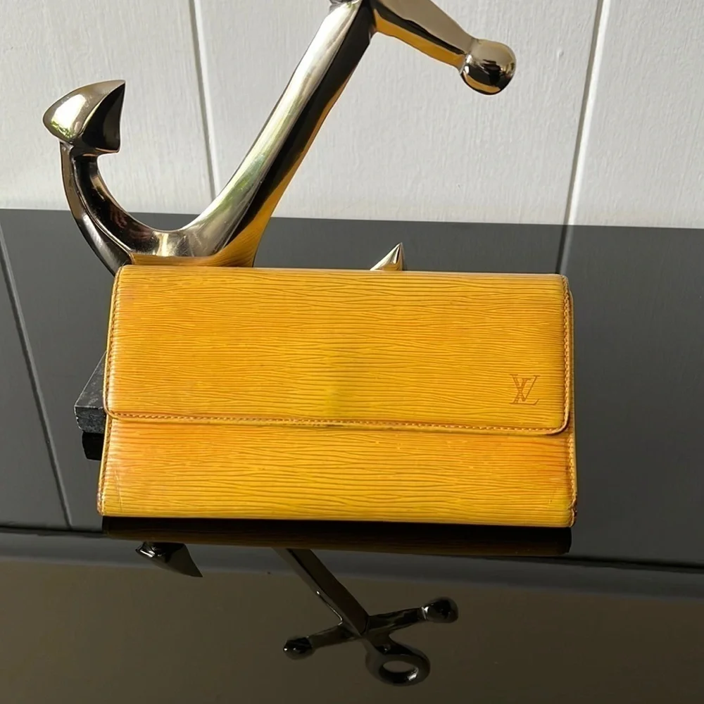 Louis Vuitton Epi Trifold Wallet